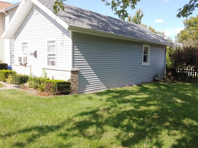 2703 New Haven Ave in Fort Wayne, IN - Building Photo - Building Photo