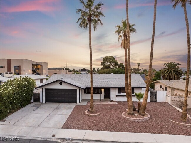 property at 3992 Chinchilla Ave