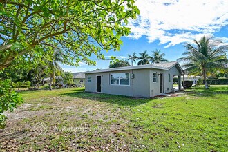 421 SW 5th Ave in Boynton Beach, FL - Building Photo - Building Photo