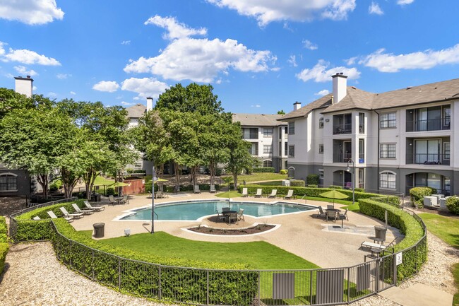 MAA Quarry Oaks in Austin, TX - Foto de edificio - Building Photo