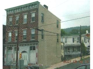 1129 W Market St in Pottsville, PA - Building Photo