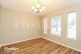 729 Ridge Top Dr in Burleson, TX - Foto de edificio - Building Photo