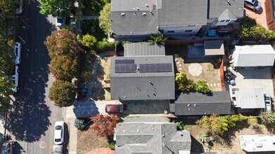 242 Jackson Ave in Redwood City, CA - Building Photo - Building Photo