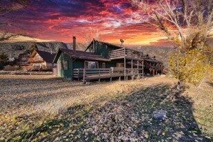 16521 Mil Potrero Hwy in Pine Mountain Club, CA - Building Photo