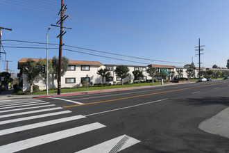 Chatsworth Gardens West in Chatsworth, CA - Building Photo - Building Photo