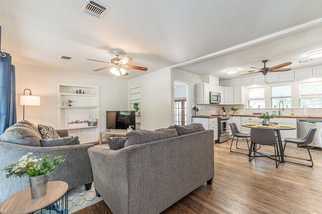 409 Aero Ave in Schertz, TX - Foto de edificio - Building Photo