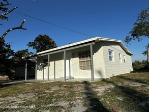 4250 26th Ave in Vero Beach, FL - Building Photo - Building Photo