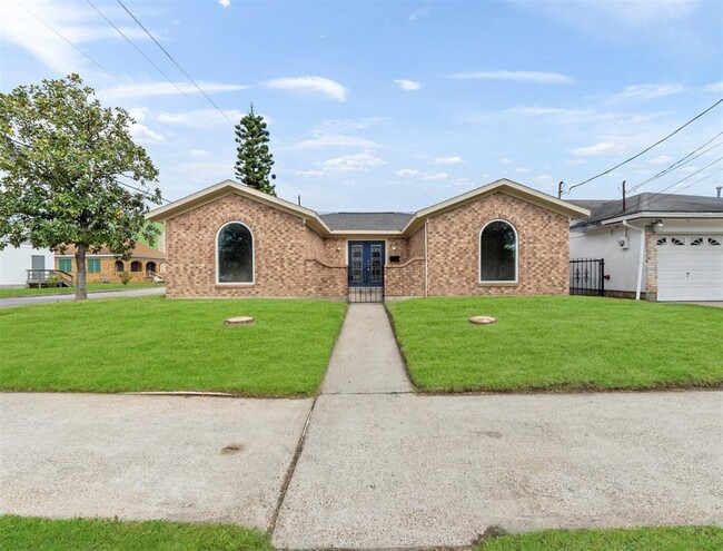 property at 1202 37th St