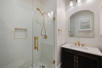 1918 Greenwich Terrace Dr in Houston, TX - Building Photo - Building Photo