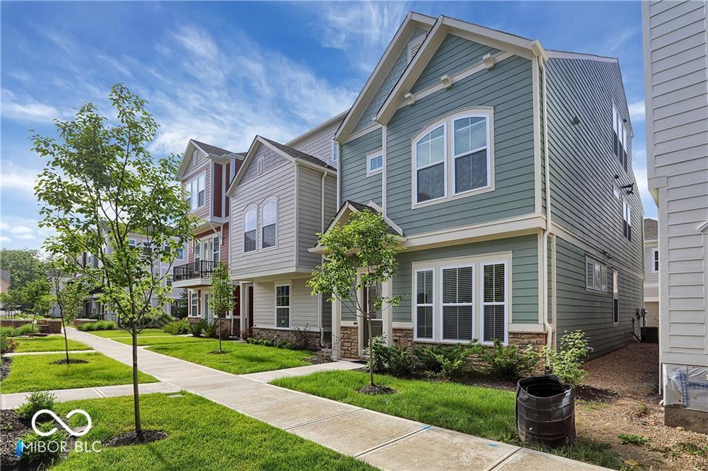 13299 Susser Way in Fishers, IN - Foto de edificio