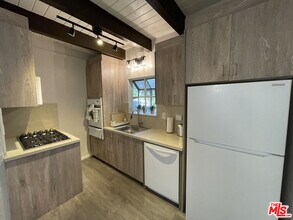 2128 N Beverly Glen Blvd in Los Angeles, CA - Building Photo - Building Photo