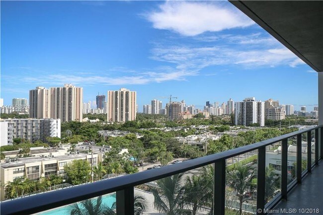 2960 NE 207th St-Unit -915 in Aventura, FL - Building Photo - Building Photo