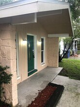 3220 Deerfield Dr in Tampa, FL - Building Photo - Building Photo