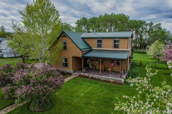 property at 412 Mill St