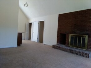 8580 Tartan Rd in Laurinburg, NC - Building Photo - Building Photo