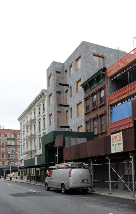 77 W 126th St in New York, NY - Building Photo