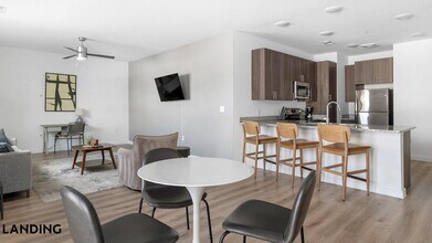 217 S Garland Ave, Unit 2202 in Garland, TX - Building Photo - Building Photo