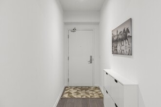 8 Charlotte St in Toronto, ON - Building Photo - Building Photo