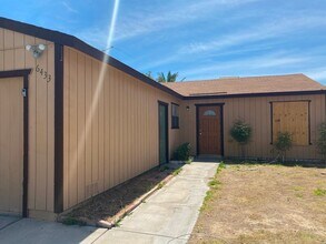 6433 Addely Dr in Las Vegas, NV - Building Photo - Building Photo