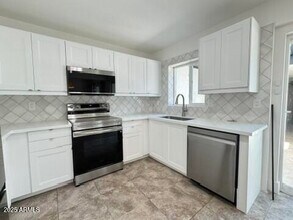 7730 E Minnezona Ave in Scottsdale, AZ - Building Photo - Building Photo