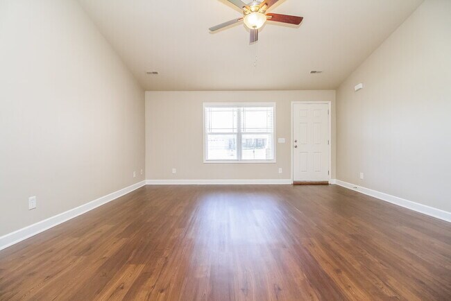 5022 Morning Dove Ln in Spring Hill, TN - Foto de edificio - Building Photo