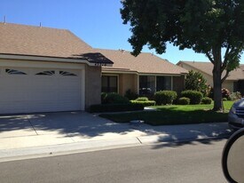 42210 Village 42 in Camarillo, CA - Building Photo