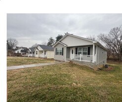 903 4th St in Radford, VA - Building Photo