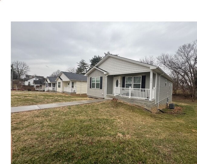 property at 903 4th St