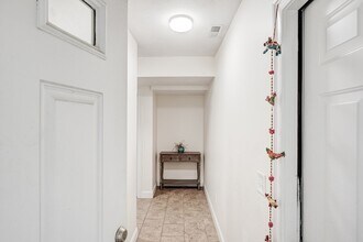 8 High St, Unit F2 in Acton, MA - Building Photo - Building Photo