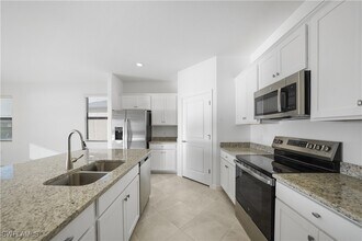 14905 Palamos Cir in Ft. Myers, FL - Building Photo - Building Photo