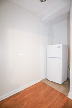 7445 N Greenview Ave, Unit 318 in Chicago, IL - Building Photo - Building Photo