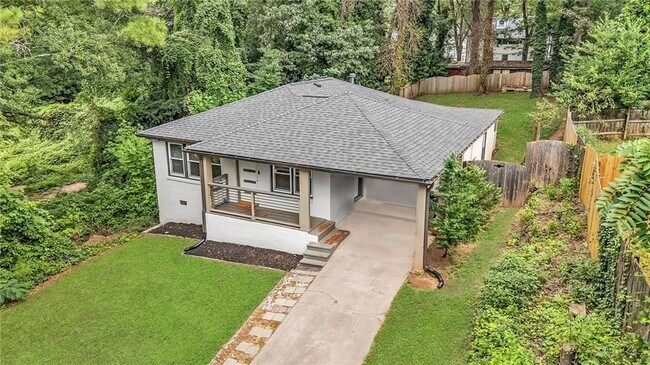 951 Lawton St SW in Atlanta, GA - Building Photo - Building Photo