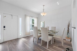 10573 NW 56th Pl in Coral Springs, FL - Building Photo - Building Photo