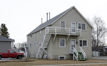 505 2nd St in Strathmore, AB - Building Photo - Building Photo