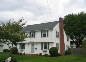90 Birchwood Rd in East Hartford, CT - Building Photo - Building Photo
