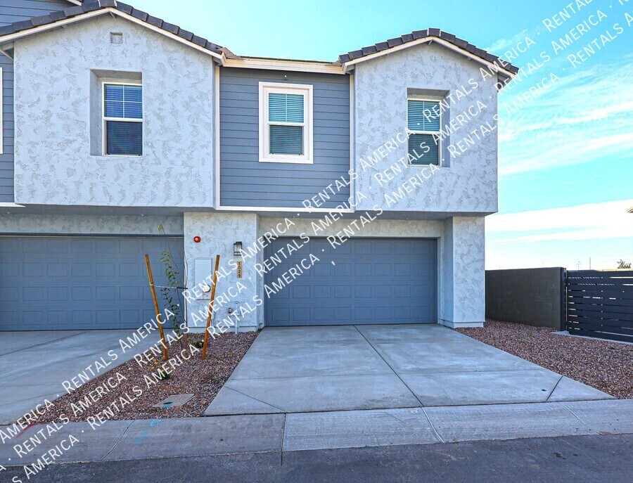 8149 E Petunia Ave in Mesa, AZ - Building Photo