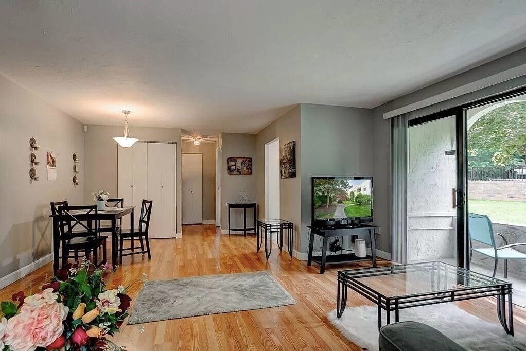 120 Fellsview Terrace in Stoneham, MA - Building Photo