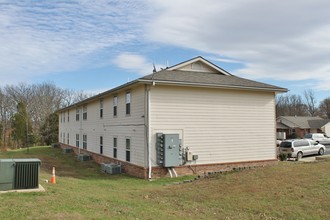 Cuba Place Apartments in Cuba, MO - Building Photo - Building Photo