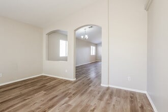 16015 W Sierra St in Goodyear, AZ - Foto de edificio - Building Photo