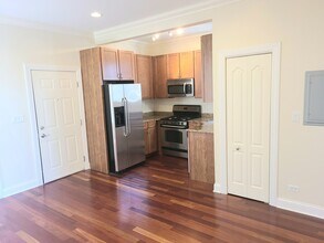 1310 W Ohio St in Chicago, IL - Building Photo - Building Photo