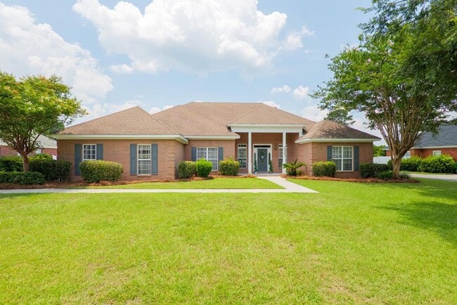 property at 3532 Victoria Dr