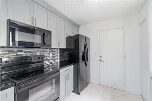 3422 NW 110th Way in Coral Springs, FL - Building Photo