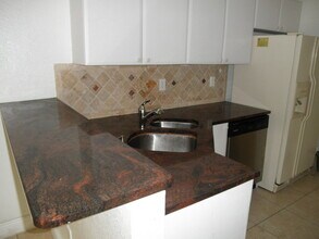 913 Pipers Cay Dr in West Palm Beach, FL - Building Photo - Building Photo