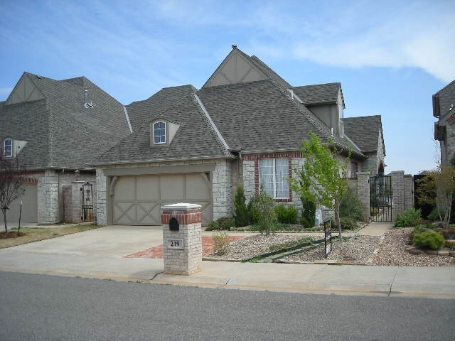 property at 219 Boulevard Du Lac
