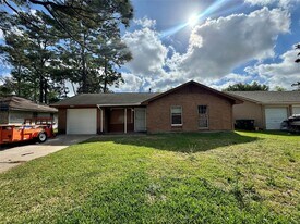 11218 Blades St in Houston, TX - Building Photo