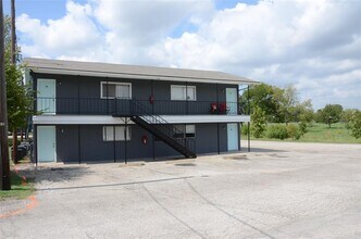1209 Vance St in Taylor, TX - Building Photo - Building Photo