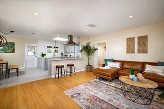 2136 Foothill Dr in Vista, CA - Building Photo - Building Photo