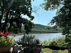 27 Webb Ln, Unit 1N in Highland Falls, NY - Building Photo
