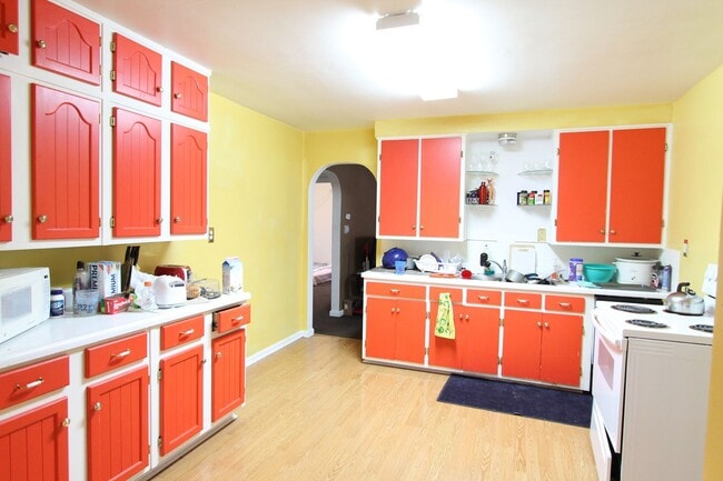 2001 N Maplewood Ave in Muncie, IN - Building Photo - Building Photo