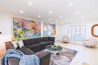 5805 Valley Forge Dr in Houston, TX - Building Photo - Building Photo